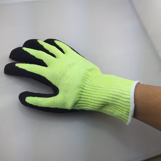 13 Gauge Hppe Sandy Nitrile Palm Cut Resistant Working Glove